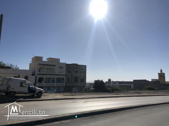 Terrain constructible sur 477 m²   900dt/m² prix negociable