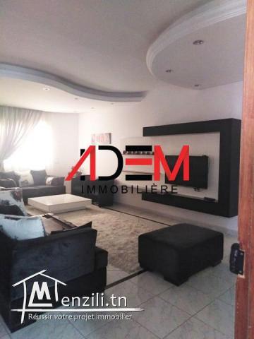 Etage de villa richement meublé