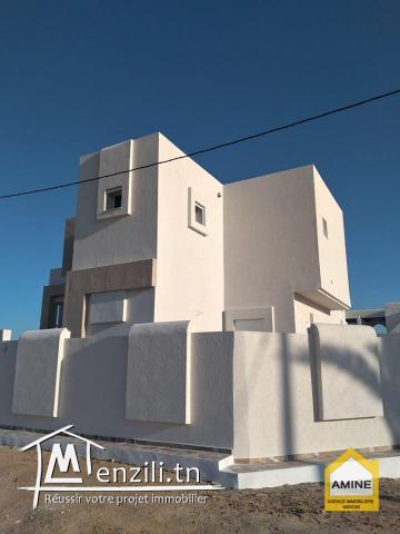 Villa de luxe avec piscine à vendre à Djerba Midoun proche du centre-ville