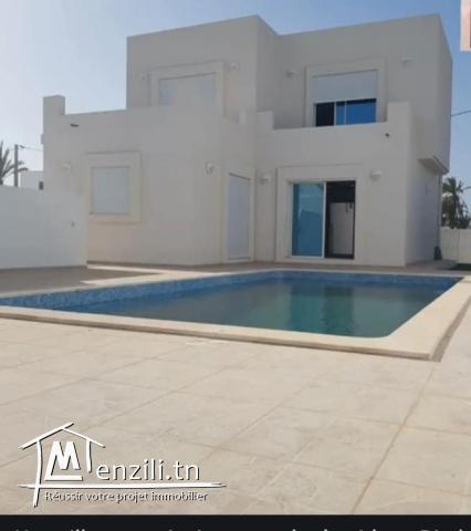 Villa de luxe avec piscine à vendre à Djerba Midoun proche du centre-ville
