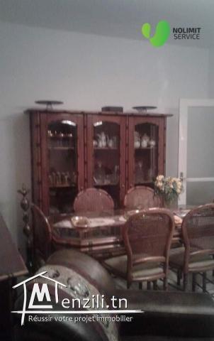 A vendre s+2 à cité el wahat au 1 ere etage 