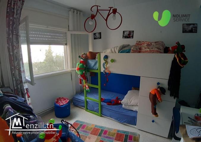 A vendre s+2 à cité el wahat au 1 ere etage 