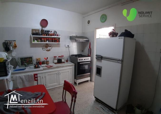 A vendre s+2 à cité el wahat au 1 ere etage 