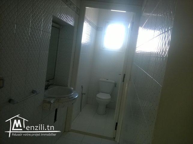 Etage de villa s+4 ennaser habitation ou habitation