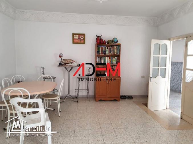 Maison sur deux niveaux à Sahloul