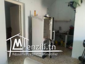 situé dans une zone calme, très Proche de la mer