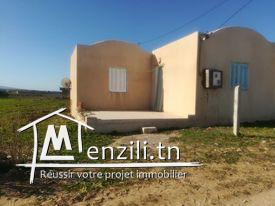 situé dans une zone calme, très Proche de la mer