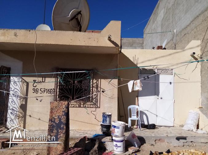 منزل و ستيديو للبيع بحي المندرة زاوية سوسة