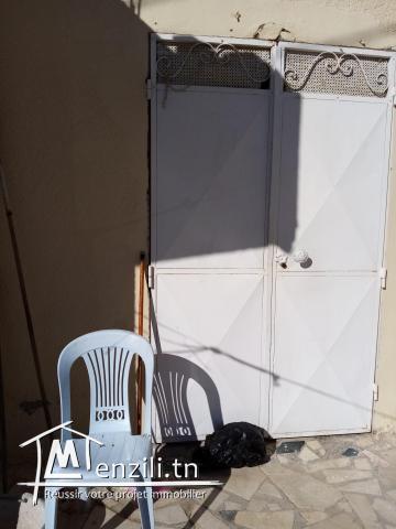 منزل و ستيديو للبيع بحي المندرة زاوية سوسة