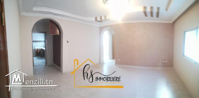 Maison avec un étage inachevé