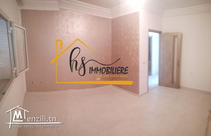 Maison avec un étage inachevé