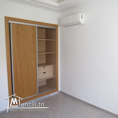 S+2 (132m2) en RDC avec Jardin (64m2) à Ennasr 2 + Parking