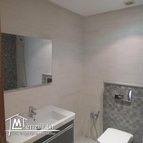 S+2 (132m2) en RDC avec Jardin (64m2) à Ennasr 2 + Parking