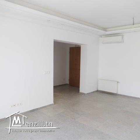 S+2 (132m2) en RDC avec Jardin (64m2) à Ennasr 2 + Parking