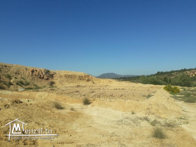 à vendre Un lot de terrain d'une superficie de 1800 m2