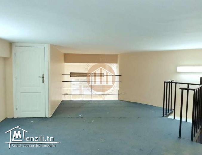 A Louer - Un local commercial de 122m² à Boumhal El Bassatine
