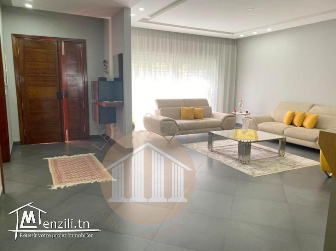 A Vendre une villa de 240m² sur un terrain de 368m² sis à Boumhel