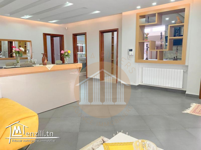 A Vendre une villa de 240m² sur un terrain de 368m² sis à Boumhel