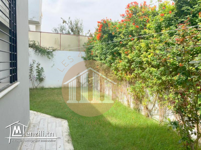 A Vendre une villa de 240m² sur un terrain de 368m² sis à Boumhel