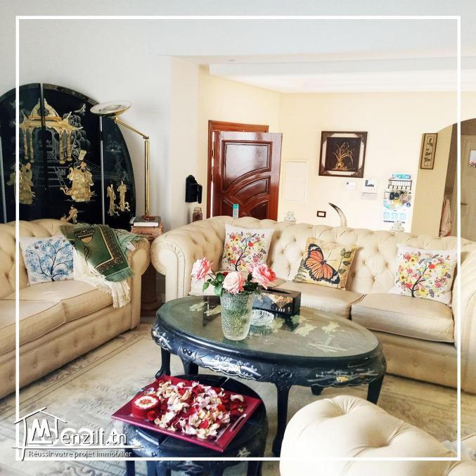 Location villa meublée avec piscine à Ennasr