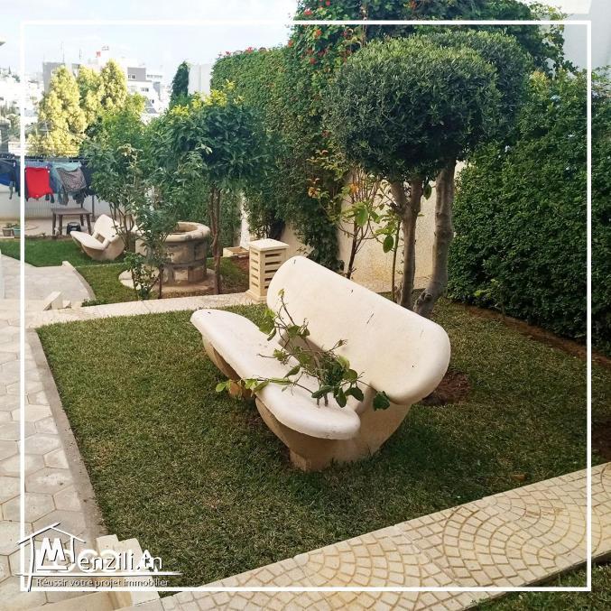 Location villa meublée avec piscine à Ennasr