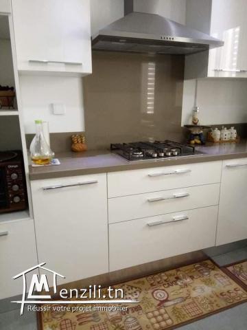 appartement  au deuxième étage  à la  Sokra ( chotrana 1)