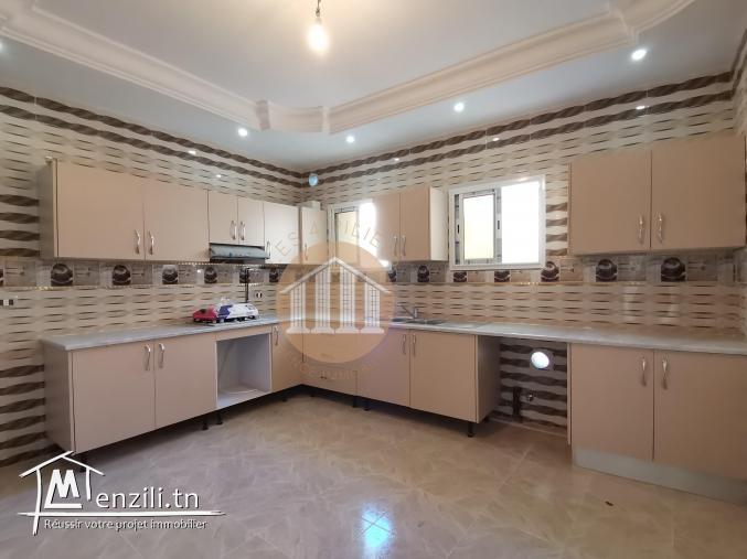 A LOUER- UN étage de villa S 2 à Hammam Chatt