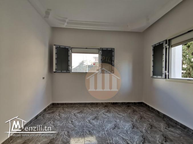 A LOUER- UN étage de villa S 2 à Hammam Chatt