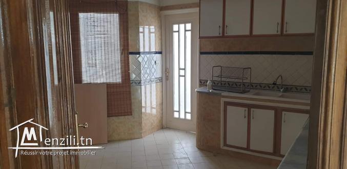 Appartement S+4, Excellent emplacement à coté de la clinique ENNASR 2