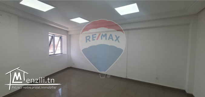 Bureau H+1 au Bardo à Louer