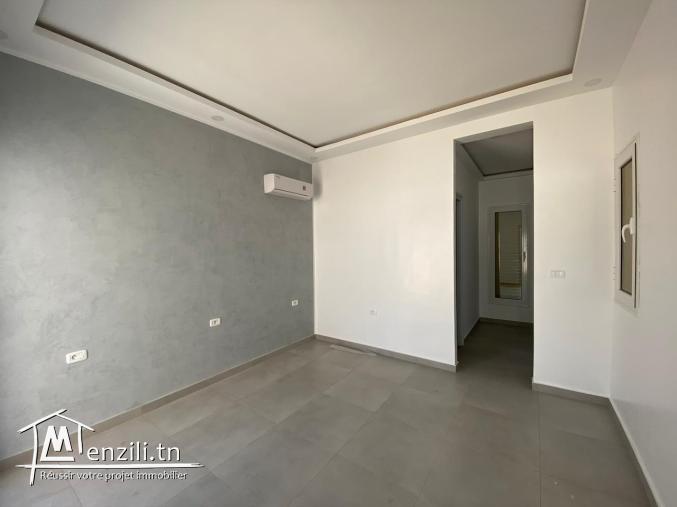 Maison plain pieds 05 pièces avec piscine titre bleu à vendre a Djerba Tunisie