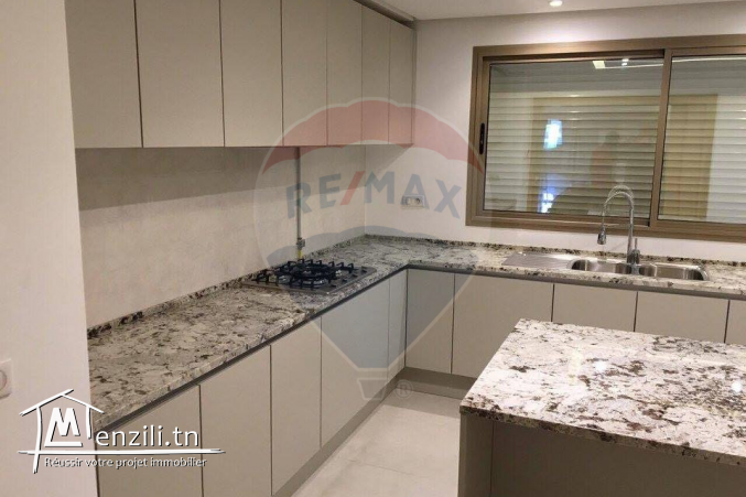 S+3 (3suites)+ terrasse (jamais habité) à Gammarth Touristique