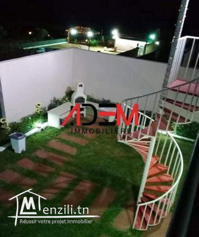 Maison de campagne sur un terrain de 2000 m² avec piscine