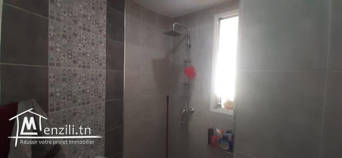 un étage de villa de 105 m2 situé à Bardo