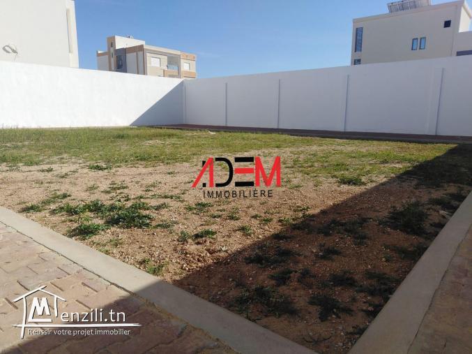 Spacieux étage de villa de type S2 avec garage et jardin privée