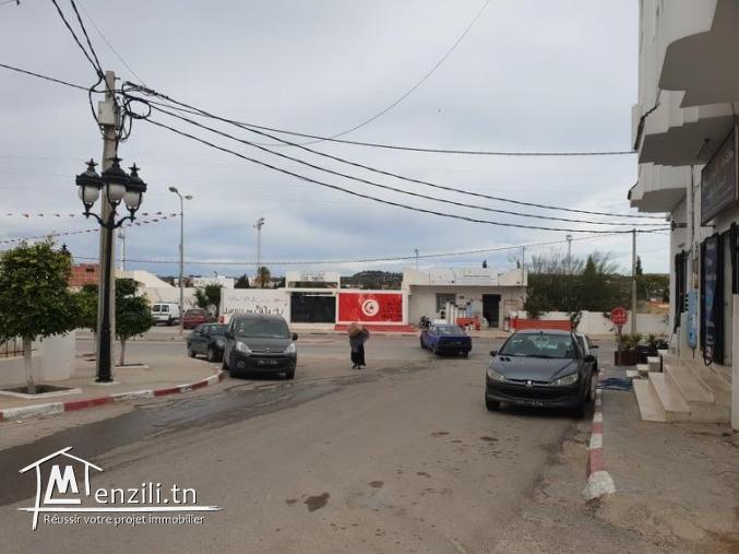 بيع اختياري لأرض بيضاء بالقلعة الكبرى