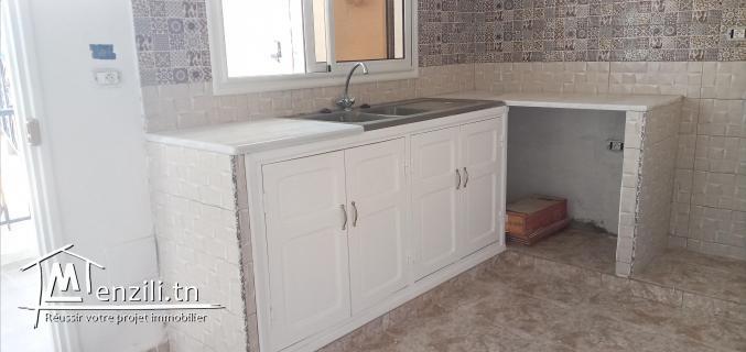 Hammamet sud S+2 neuf au 2ème étage d'une maison familiale