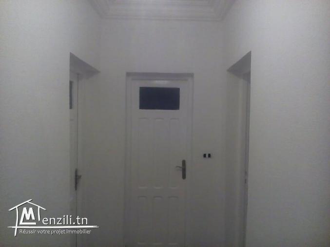 Hammamet sud S+2 neuf au 2ème étage d'une maison familiale