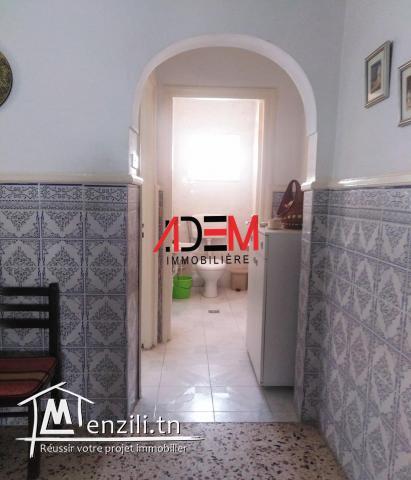 Villa sur un lot de coin de 400 m²