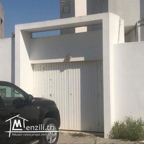 Un Garage spacieux à LOUER