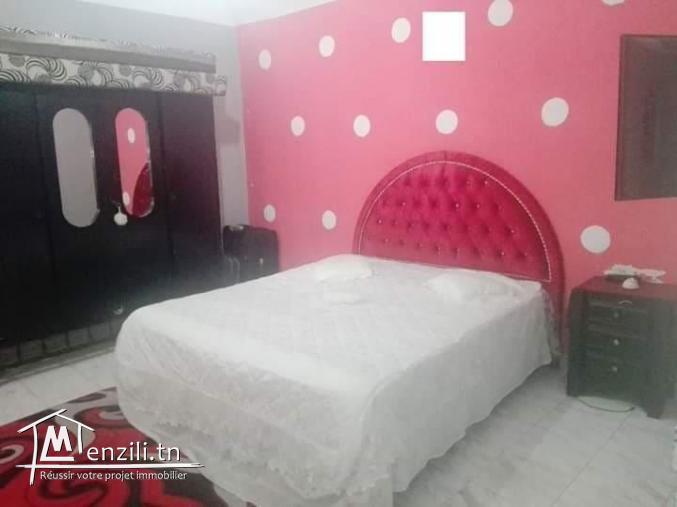 شقة مزيانة للبيع في وسط البلاد قليبية