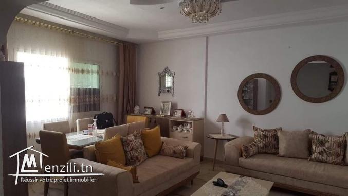 شقة مزيانة للبيع في وسط البلاد قليبية