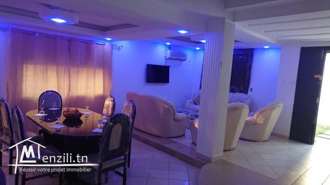 Villa à Yasmine Hammamet juste en derrière de Carthage Land