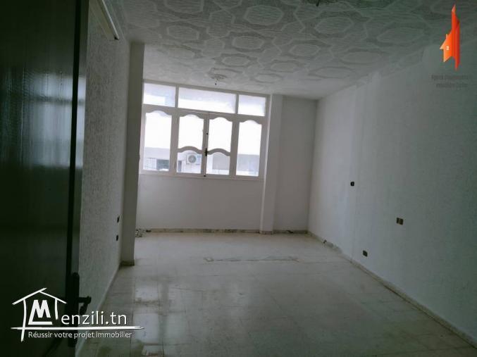 للبيع بقليبية شقة رائعة طابق اول