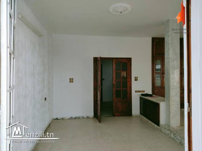 للبيع بقليبية شقة رائعة طابق اول