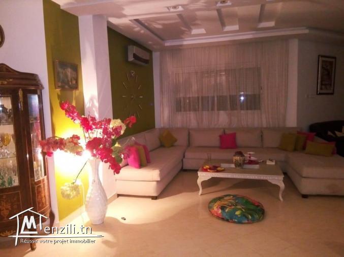 A vendre 2 maisons sur un lot de 1200 m2 titrées comprenant :