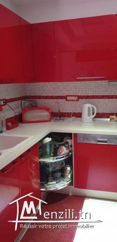 A vendre 2 maisons sur un lot de 1200 m2 titrées comprenant :