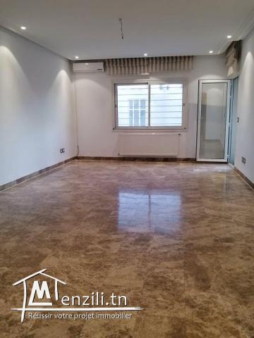 A louer un appartement S3 avec chambre de service