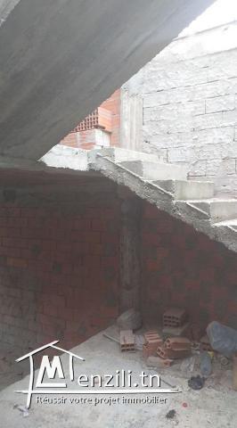 un triplex inachevée à jardin d’el menzah 2