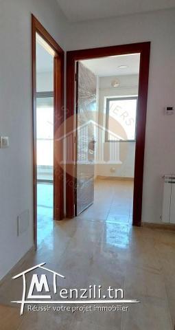 A LOUER- Bureau H+1 sis à Hammam lif